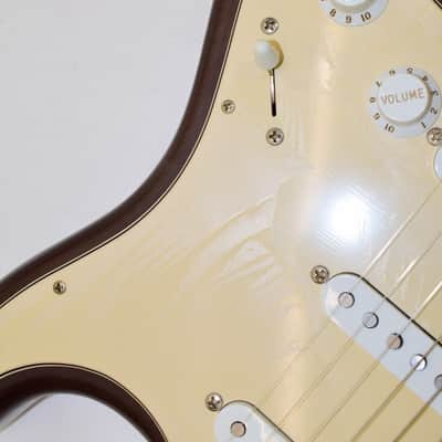 2003 Fender Highway One Stratocaster Electric Guitar, Rosewood Fingerboard, Crimson Red Transparent w/ Case imagen 6