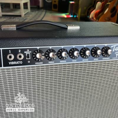 Fender Tone Master Twin Reverb 2x12" 200-Watt Guitar Combo Amp - Black (Excellent Condition) image 3