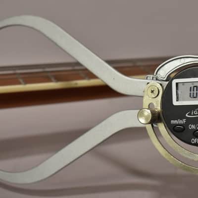 Hofner Contemporary Series HCT-500/1-SB Violin Bass Sunburst image 20