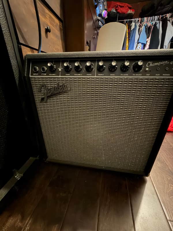 Fender Champion 40 guitar amplifier 2013 - Black image 1