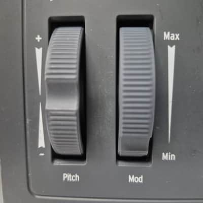 Arturia MicroBrute 25-Key Synthesizer 2014 - Present - Black image 6