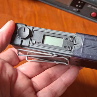 Sennheiser Sennheiser SRC-SAD Stereo Transmitter 790–822 MHz + EW-CAD IEM Receiver – German Tank System image 7