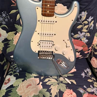 Fender Standard HSS Stratocaster with Maple Fretboard 2001 - 2005 - Blue Agave image 11