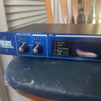 Lexicon MX400 Dual Stereo / Surround Reverb Effects Processor with IEC power cable and rack mount bolts/washers image 2