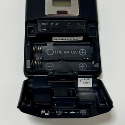 2x Shure AD1-G57 Axient Digital Wireless Bodypack Transmitters with TA4 Connector (G57: 470 to 616 MHz) image 6