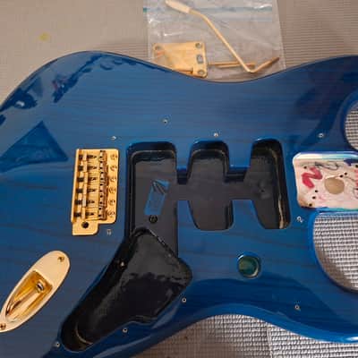 Fender Deluxe Player Strat body with hardware - Sapphire Blue image 6