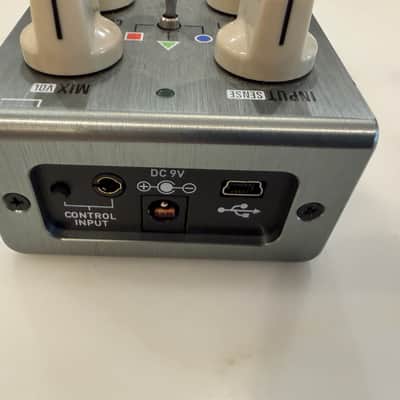 Source Audio C4 Synth Pedal 2010s - Blue image 4