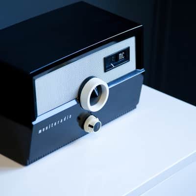 CHARA Amptique™ 5W Guitar head in Vintage Radio Case image 4