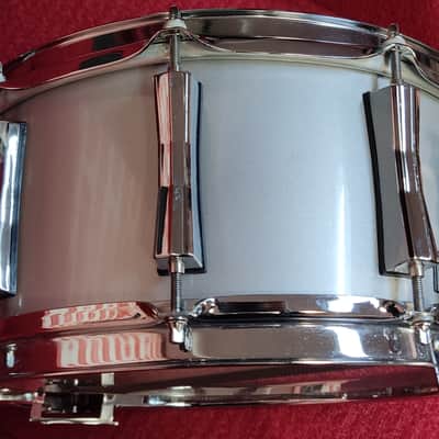 14x6.5 Pearl Aluminum snare image 4