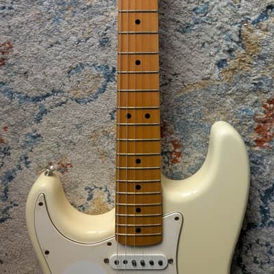 Fender Jimi Hendrix Artist Series Tribute Stratocaster 1997 USA Olympic White image 8