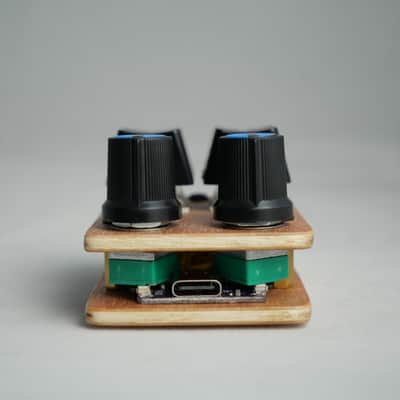 useMidi madMidiMini 2025 with 2 Note Buttons 2 Potentiometers and LEDs image 4