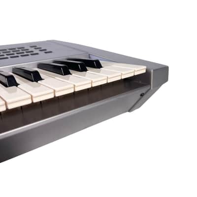 Yamaha MOTIF ES6 61-Key Synthesizer Workstation Keyboard image 14