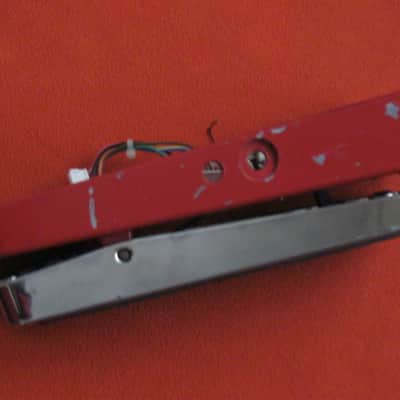 for parts / for repair used Dunlop ROTOVIBE JH4S (2nd ver) casing and some internal parts, from 1994 (NO: bottom plate, feet, bottom screws. jacks, switch, button, knob, knob cover, nuts -- and missing one front bumper) image 14