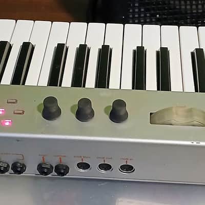 Alesis Micron Keyboard Synth with power supply and Gator Case image 5