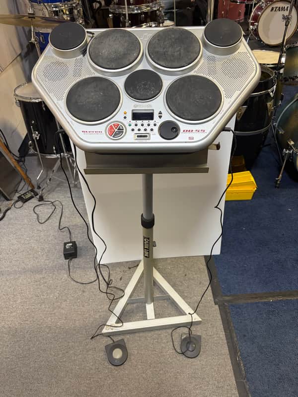 Yamaha DD-55 electronic pad set/stands/pedals 2010 - silver image 1