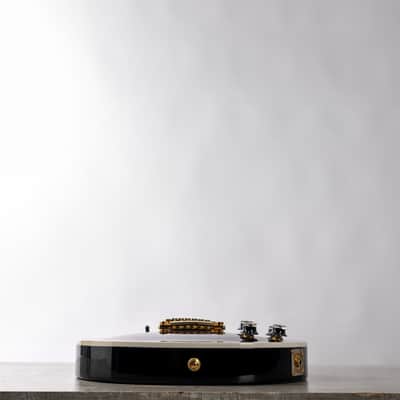 Gibson Les Paul Modern Supreme, Translucent Ebony Burst Satin | Demo image 7