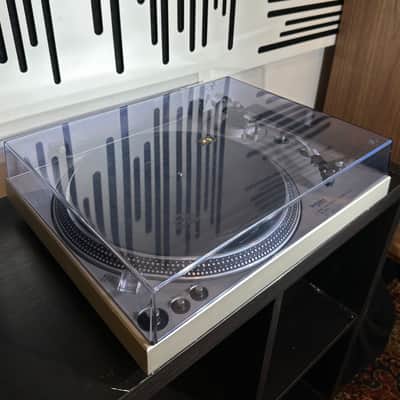Technics SL-1600 Direct Drive Automatic Turntable - Silver image 5
