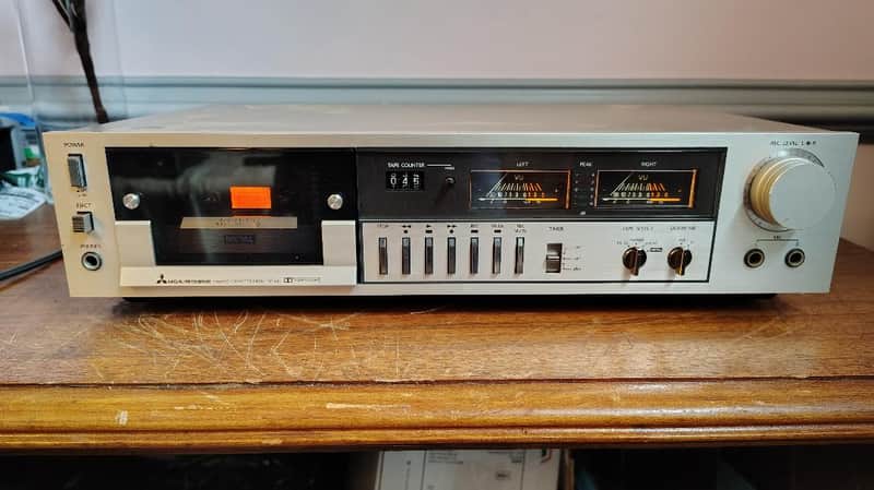 Mitsubishi DT640 cassette deck In excellent condition, serviced - 1980's image 1