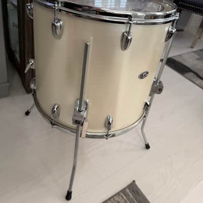 Slingerland Magnum - Silver Mist 18x16 Floor tom 1979 Excellent Condition! image 22
