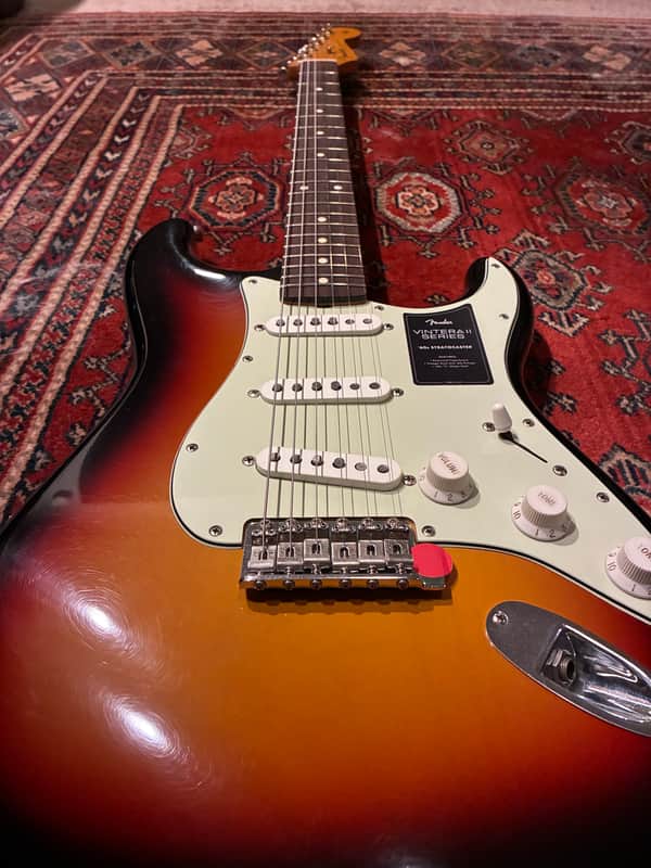 Fender Limited Edition Vintera II  '60s Stratocaster - Road Worn 3-Color Sunburst image 1