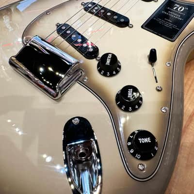 Fender Limited Edition 70th Anniversary Vintera II Antigua Stratocaster Electric Guitar 2024 - Antigua image 10