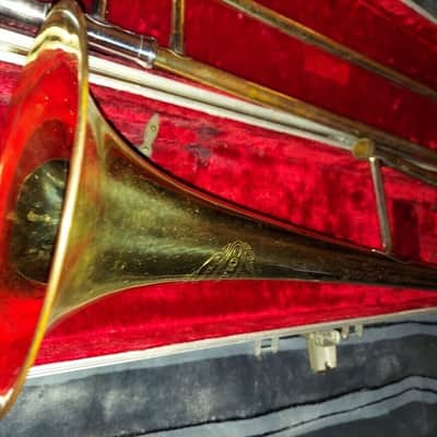 Holton Collegiate Trombone, with case and mouthpiece, USA. Acceptable condition image 11