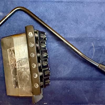 Hipshot 6-String 6-Screw Synchronized Narrow Tremolo Bridge 2020s - Black image 1