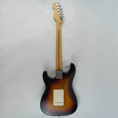 Fender Highway One Stratocaster - USA 2005 - 3 Color Sunburst - Gigbag included image 5