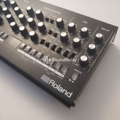 Roland SE-02 - Analog Synth Set - Complete Set - Boxed - Tested image 14