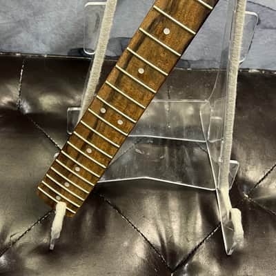 Squier Classic Vibe 70s Loaded Stratocaster Neck Vintage Tint with CBS Style Headstock image 4