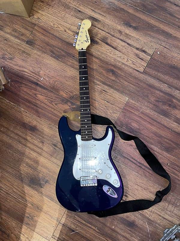 Squier Bullet Stratocaster 2000 - 2005 | Reverb