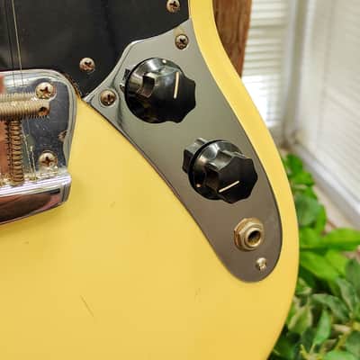 Fender Musicmaster Vintage Electric Guitar with Rosewood Fretboard 1976 - Olympic White image 3