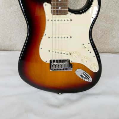 Fender 60th Anniversary Stratocaster with Silver Anniversary Case image 5