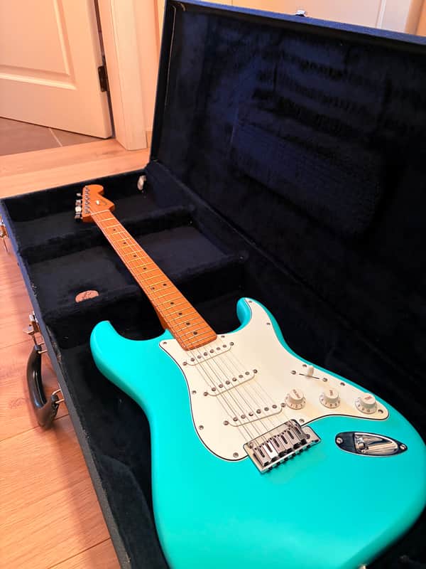 Fender Stratocaster - Mexico - mint image 1