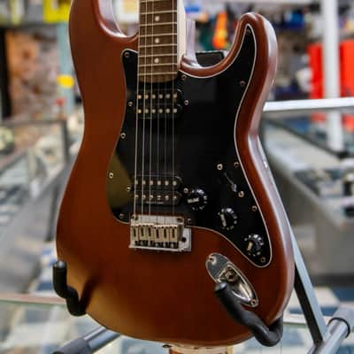 Squier Standard Stratocaster with Maple Fretboard 1996 - 2000 - Torino Red image 2