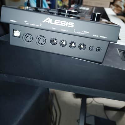 Alesis Crimson II Electronic Drum Module Bundle (Includes Cables, Power & Mount) image 8