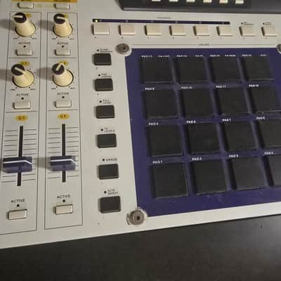 Akai MPC4000 Music Production Center 2002-2007 - Blue White image 8