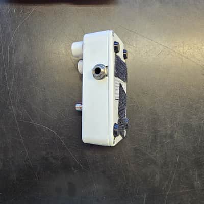Electro-Harmonix Nano POG Polyphonic Octave Generator 2015 - Present - Red / White image 5