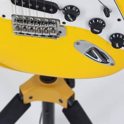 Fender Stratocaster inter 1981 - Monaco Yellow image 4