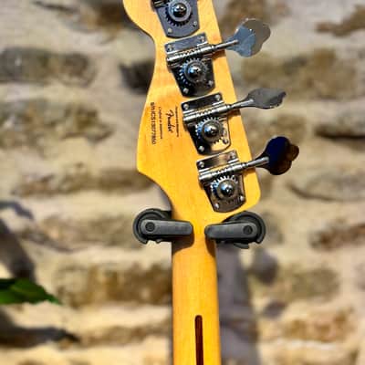 Squier Vintage Modified Jazz Bass Fretless 2007 - 2018 - 3-Color Sunburst image 7