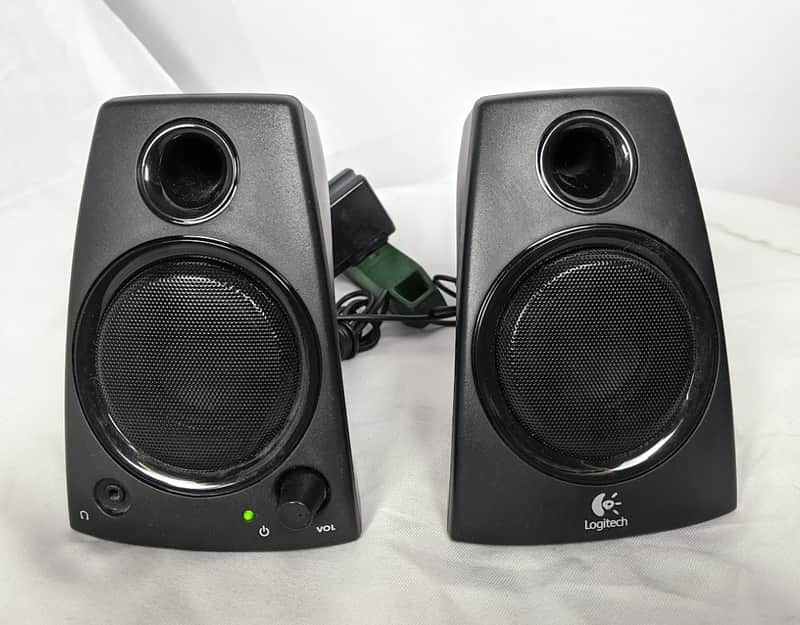 Logitech - Z130 2.0 Stereo Speaker System (2-Piece) - Black image 1