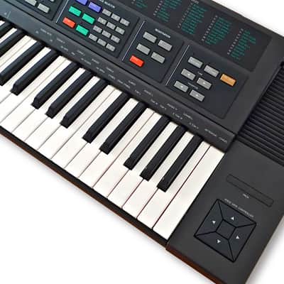 Yamaha DSR-2000 61-Key MIDI Digital FM + PCM Drums Keyboard Synthesizer image 3