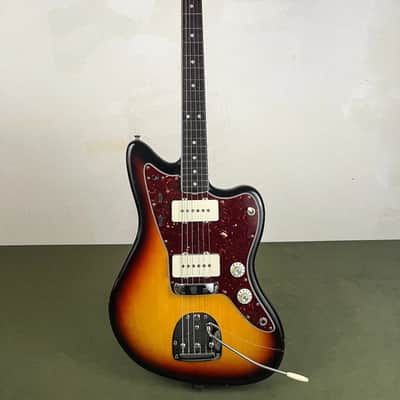 Fender American Vintage 65 Jazzmaster "Thin-Skin" 3-Tone Sunburst 2017 image 2