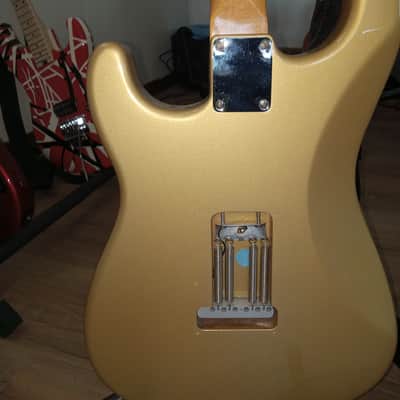 Fender Stratocaster 2003 - Aztec Gold image 5