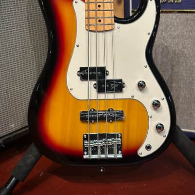 Tagima - TW-65 SB - 4 Strings Bass Guitar - Sunburst image 2