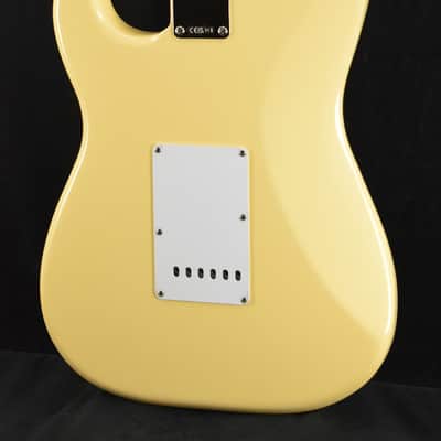 Mint Fender Yngwie Malmsteen Stratocaster Vintage White Scalloped Maple Fingerboard image 7