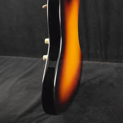 Mint Fender American Vintage II 1966 Jazzmaster Rosewood Fingerboard 3-Color Sunburst image 6