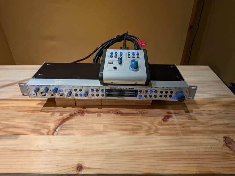 PreSonus Central Station Plus Monitor Controller with Remote Control 2010s - Silver image 1