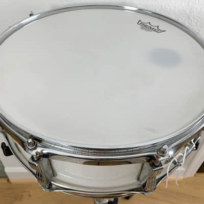 Ludwig Vistalite 5x14 8-Lug Snare Drum 1970s White Opaque Blue & Olive image 9