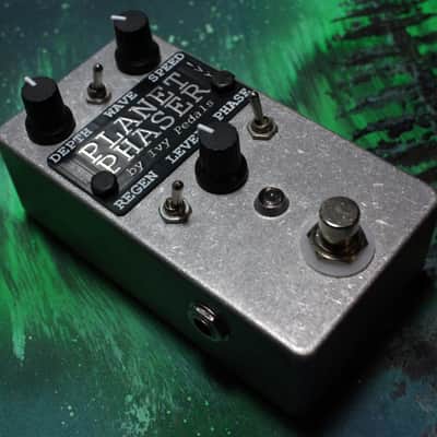 BUNDLE: Chorus Moon + Planet Phaser by Ivy Pedals - Silver/Black - Planetary Modulation Bundle image 4